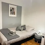 Paris Flat,Place D La Republique